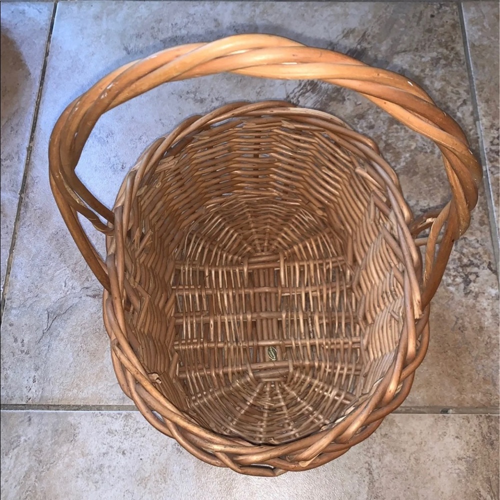 Wicker basket